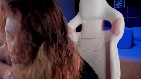 miatorres4 online show from 11/06/25, 03:51