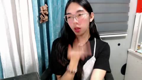 Mia online show from 04/02/26, 06:05