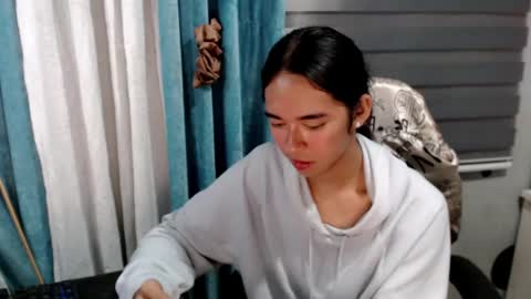 Mia online show from 04/07/26, 06:52