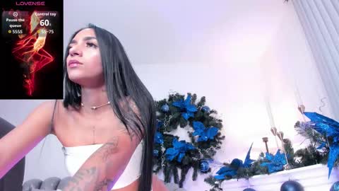 Mia Vegas online show from 12/22/25, 11:02