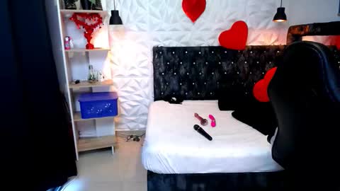 mia online show from 02/28/26, 12:17