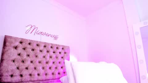 Miavenuss 1 online show from 03/03/25, 08:32