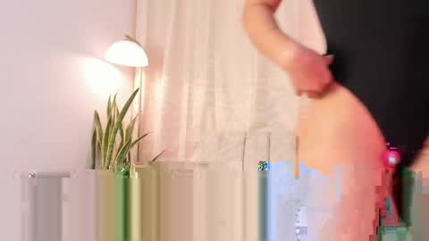 Miavenuss 1 online show from 05/02/26, 11:43