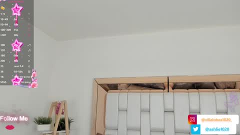 Mia Villalobos online show from 01/11/25, 05:40