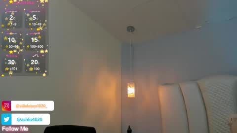 Mia Villalobos online show from 10/25/25, 07:49