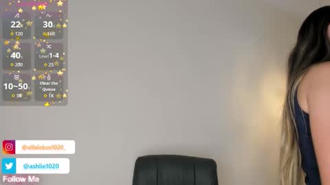 Mia Villalobos online show from 10/30/25, 12:17