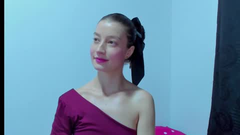  Chloe  online show from 10/03/25, 11:24