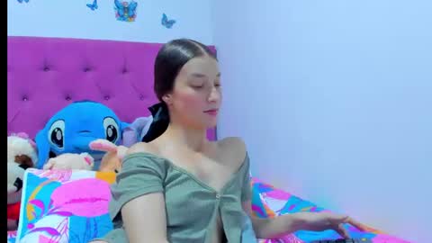 Snapshot of miavolkova_ chatting on 06/30/26, 08:32 Chloe online show from 06/30/26, 08:32