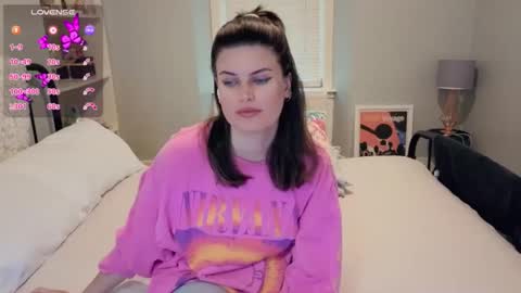 Mia  online show from 10/24/25, 12:45