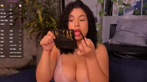 Mia online show from 01/03/25, 04:00