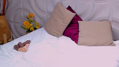 Mia online show from 01/12/25, 07:00