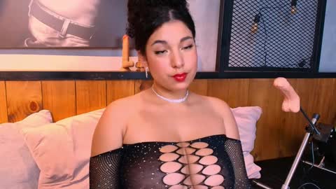 Mia online show from 01/31/25, 03:00