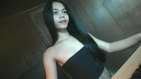 Snapshot of micaholics chatting on 10/12/25, 12:20 Mica online show from 10/12/25, 12:20