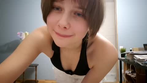 Luna online show from 10/06/25, 05:21