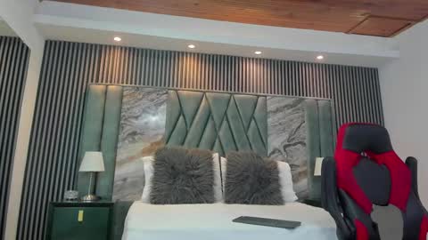 Snapshot of michaeel_blue chatting on 09/13/25, 10:20 Michael online show from 09/13/25, 10:20