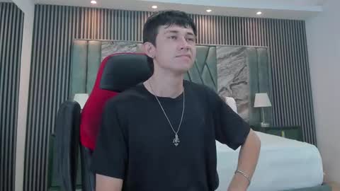 Snapshot of michaeel_blue chatting on 09/14/25, 12:04 Michael online show from 09/14/25, 12:04