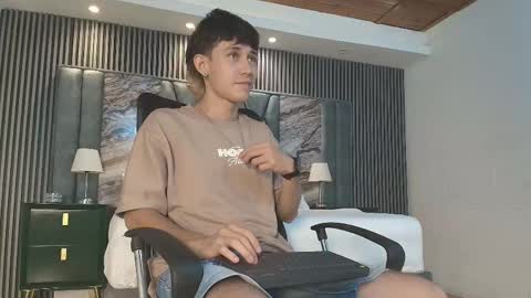 Michael online show from 01/08/26, 01:13