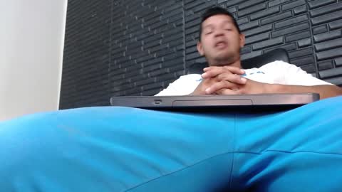 Michael Daviss online show from 12/17/24, 02:44