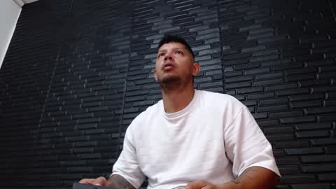 Michael Daviss online show from 01/04/25, 01:10