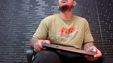 Michael Daviss online show from 01/18/25, 01:51