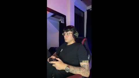 michael independent model  online show from 12/06/24, 10:19