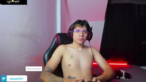 michael independent model  online show from 11/03/25, 11:04