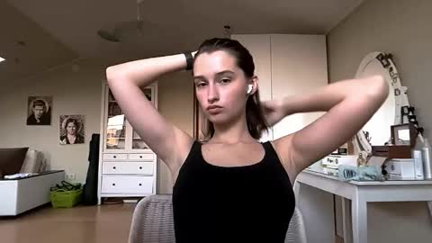 Snapshot of michael_pors chatting on 10/07/25, 02:25 Emily online show from 10/07/25, 02:25