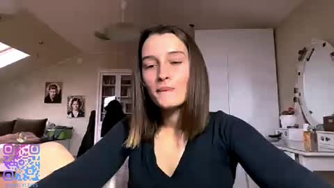 Snapshot of michael_pors chatting on 10/27/25, 01:15 Emily online show from 10/27/25, 01:15