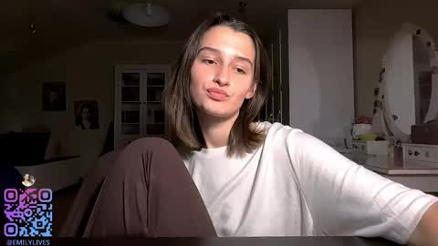 Snapshot of michael_pors chatting on 11/01/25, 02:30 Emily online show from 11/01/25, 02:30