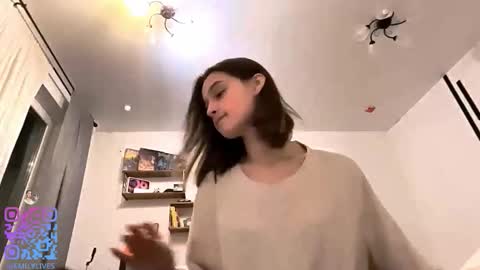 Snapshot of michael_pors chatting on 11/08/25, 02:28 Emily online show from 11/08/25, 02:28