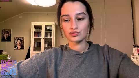 Snapshot of michael_pors chatting on 12/16/25, 04:12 Emily online show from 12/16/25, 04:12