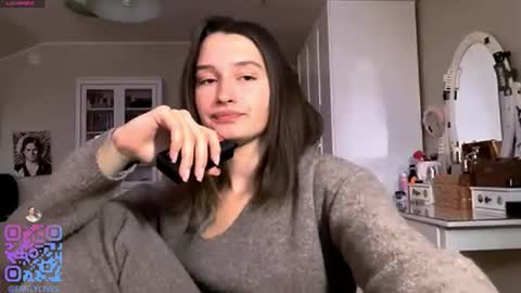 Snapshot of michael_pors chatting on 02/06/26, 02:09 Emily online show from 02/06/26, 02:09