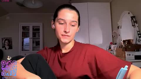 Snapshot of michael_pors chatting on 02/07/26, 02:21 Emily online show from 02/07/26, 02:21