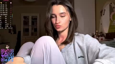 Snapshot of michael_pors chatting on 03/06/26, 04:25 Emily online show from 03/06/26, 04:25