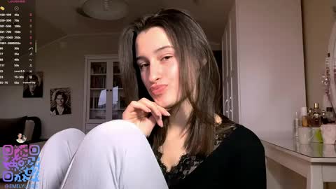 Snapshot of michael_pors chatting on 03/31/26, 02:28 Emily online show from 03/31/26, 02:28