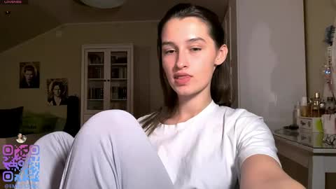 Snapshot of michael_pors chatting on 04/03/26, 04:49 Emily online show from 04/03/26, 04:49