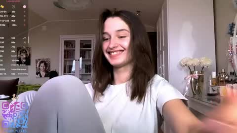 Snapshot of michael_pors chatting on 04/04/26, 02:25 Emily online show from 04/04/26, 02:25