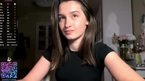 Snapshot of michael_pors chatting on 04/10/26, 06:34 Emily online show from 04/10/26, 06:34