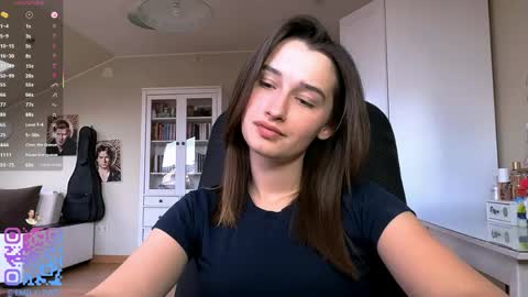 Snapshot of michael_pors chatting on 04/16/26, 02:29 Emily online show from 04/16/26, 02:29