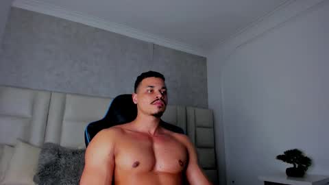 Snapshot of michael_reinolds chatting on 11/09/25, 07:17 Michael online show from 11/09/25, 07:17