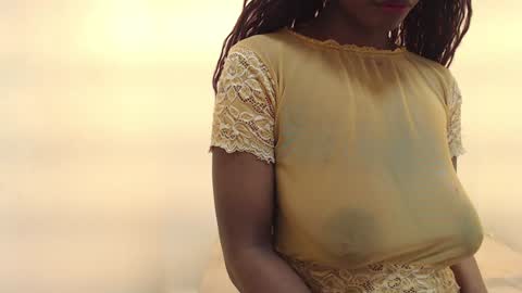 Snapshot of michaela_cox chatting on 02/06/25, 09:49 Michaela online show from 02/06/25, 09:49