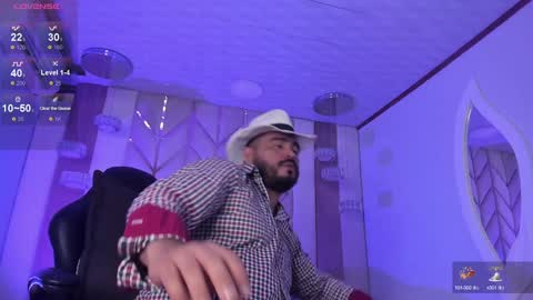 Snapshot of michaelbear_ chatting on 12/24/24, 03:37 Michael online show from 12/24/24, 03:37