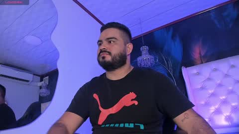 Snapshot of michaelbear_ chatting on 12/26/24, 11:43 Michael online show from 12/26/24, 11:43