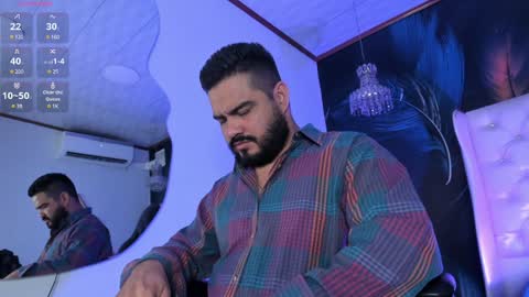 Snapshot of michaelbear_ chatting on 12/30/24, 12:09 Michael online show from 12/30/24, 12:09