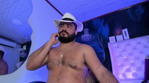 Snapshot of michaelbear_ chatting on 02/07/25, 12:06 Michael online show from 02/07/25, 12:06