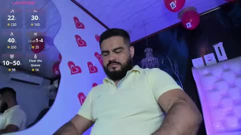 Snapshot of michaelbear_ chatting on 02/17/25, 12:48 Michael online show from 02/17/25, 12:48