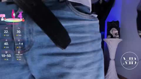 Snapshot of michaelbear_ chatting on 10/26/25, 04:46 Michael online show from 10/26/25, 04:46