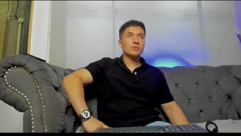 MichaelConnor  online show from 02/11/25, 03:18