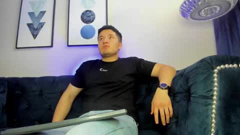 MichaelConnor  online show from 02/18/25, 03:43