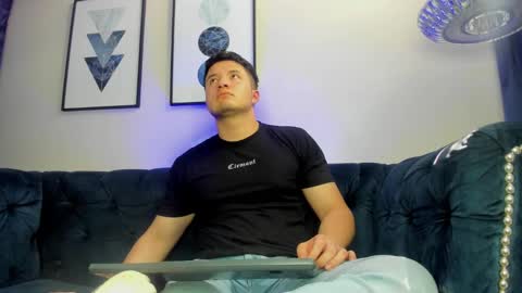 MichaelConnor  online show from 02/18/25, 06:47